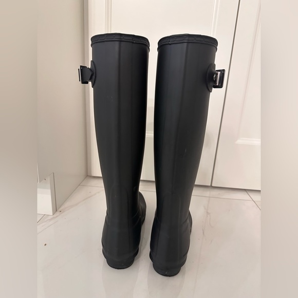Woman’s Tall Hunter Boots - Picture 3 of 9
